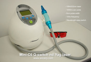 Q geschaltete Nd YAG Laser-Tätowierungs-Abbau-Maschine, Hautpflege-Maschine schmerzlos