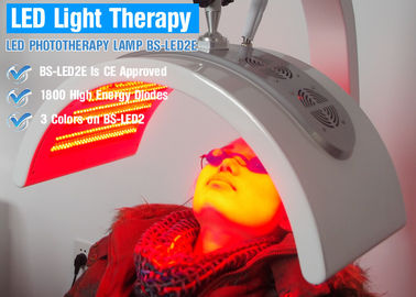 Drei Farbgeführtes Lichttherapie-Hautpflege-Infrarotgerät